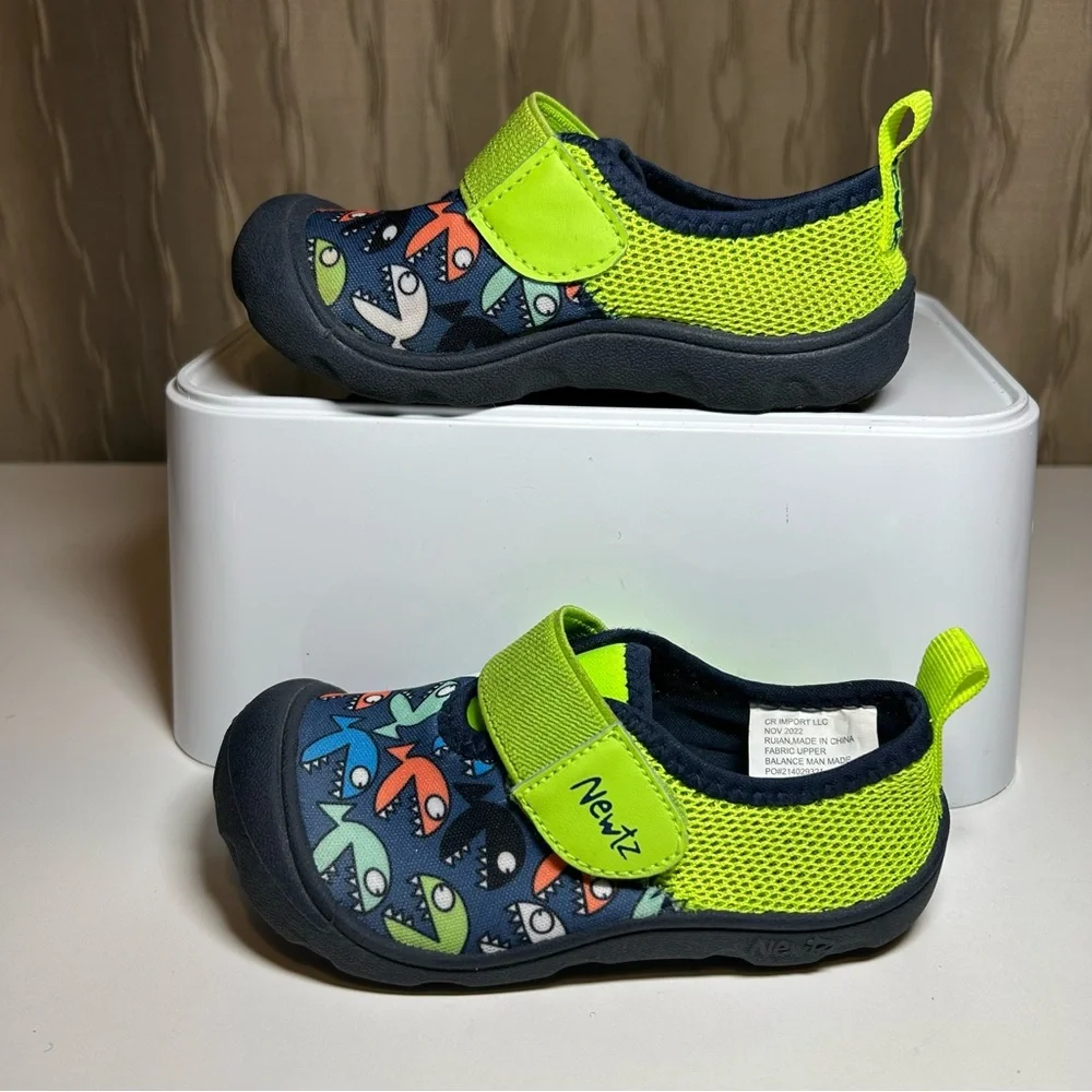 🌺 Newtz Water Shoes Toddler 7/8 Boy Fish Toe Cap Strap (2 of 2)